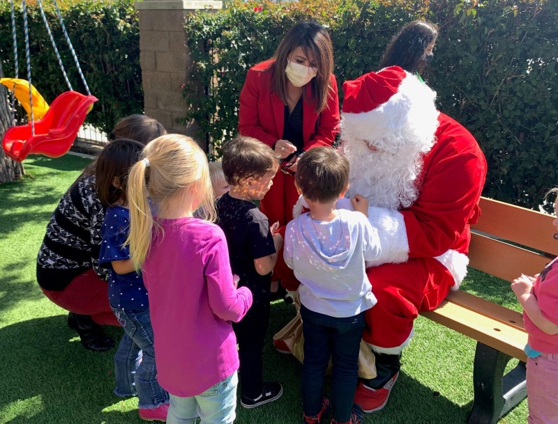 santa-with-kids-scaled.jpg